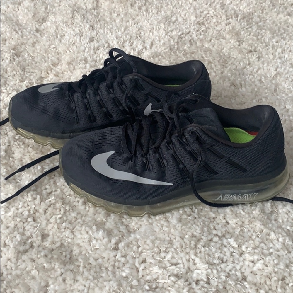 Black Nike AirMax